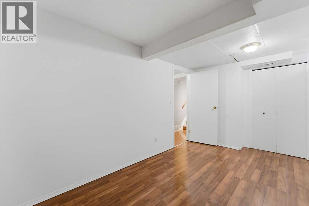 132 Riverglen Crescent Se, Calgary, AB - Indoor Photo Showing Other Room