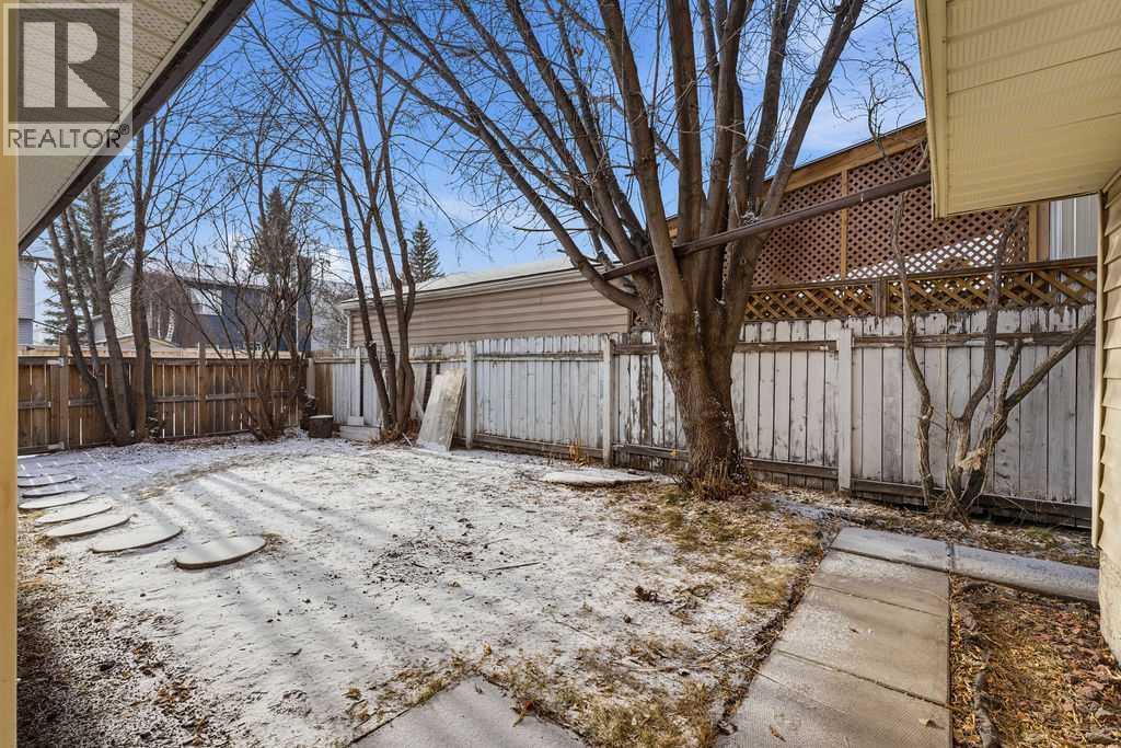 132 Riverglen Crescent Se, Calgary, AB - Outdoor