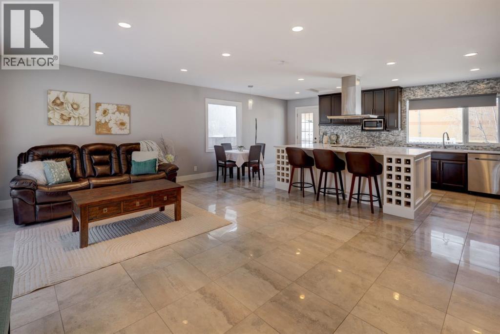 413 Albert Street Se, Airdrie, AB - Indoor