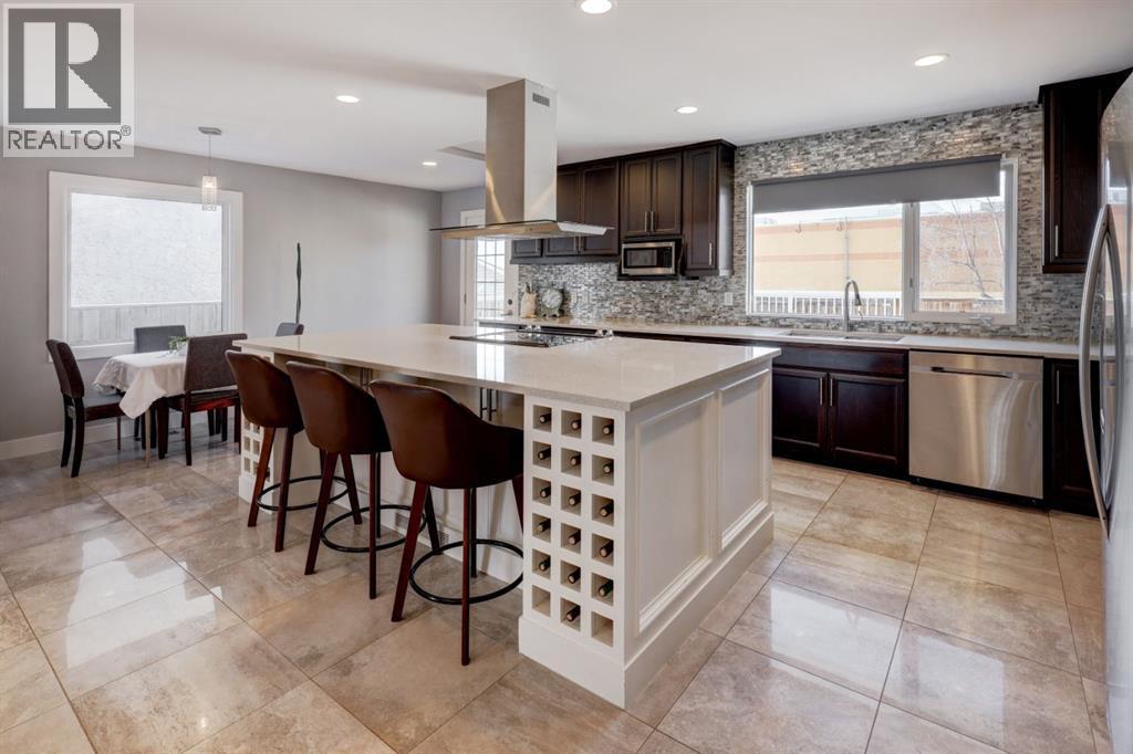 413 Albert Street Se, Airdrie, AB - Indoor Photo Showing Kitchen With Upgraded Kitchen