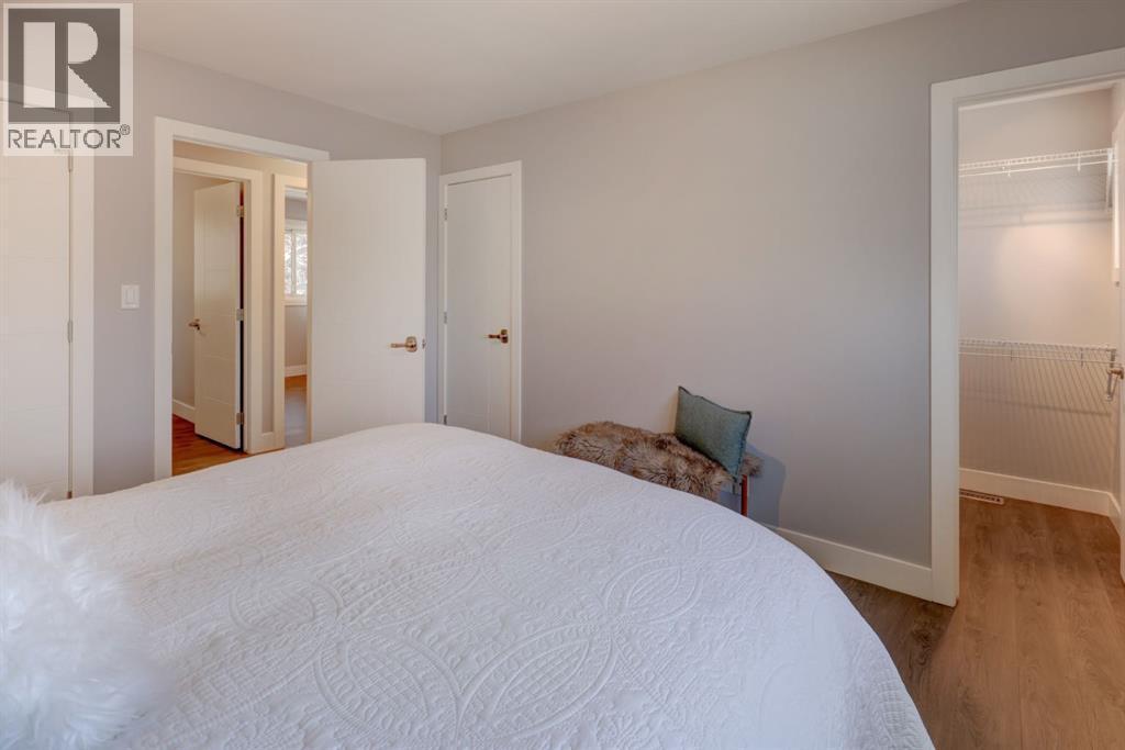 413 Albert Street Se, Airdrie, AB - Indoor Photo Showing Bedroom