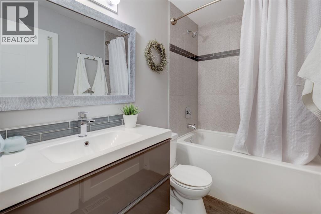 413 Albert Street Se, Airdrie, AB - Indoor Photo Showing Bathroom
