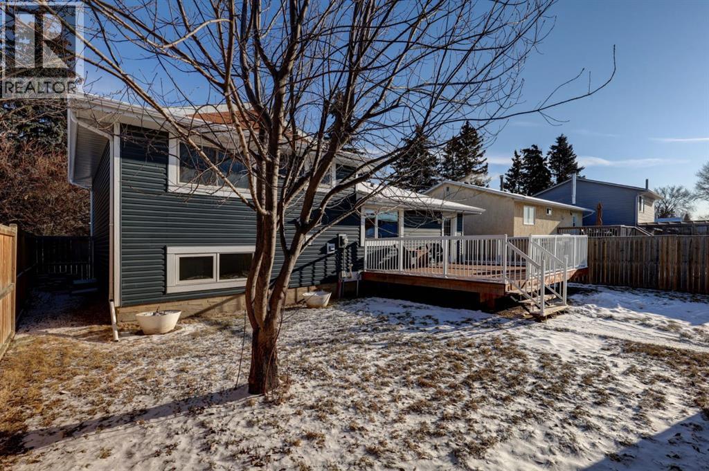 413 Albert Street Se, Airdrie, AB - Outdoor With Deck Patio Veranda