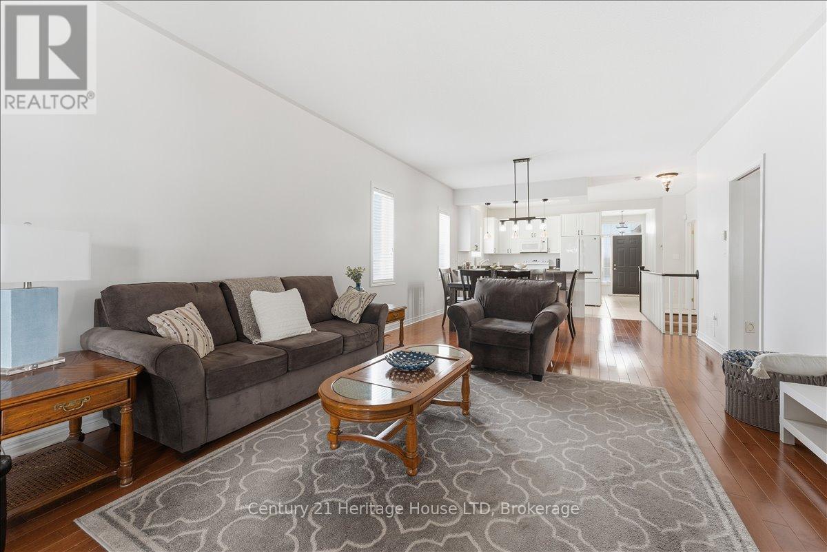 159 Willowlanding Court, Welland (N. Welland), ON - Indoor Photo Showing Living Room