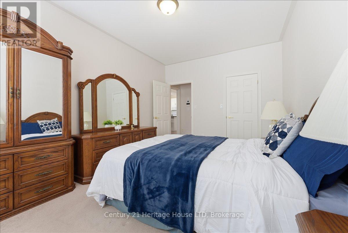 159 Willowlanding Court, Welland (N. Welland), ON - Indoor Photo Showing Bedroom
