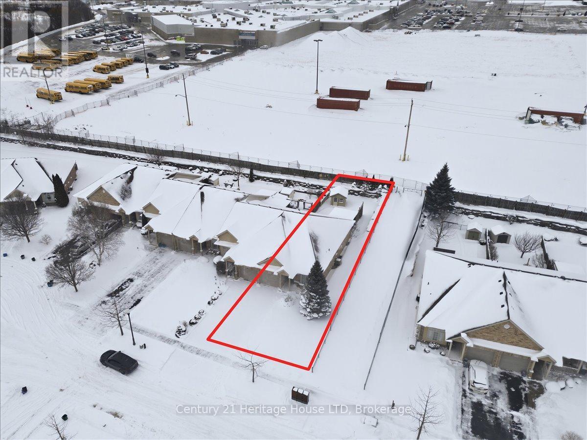 159 Willowlanding Court, Welland (N. Welland), ON - Outdoor With View