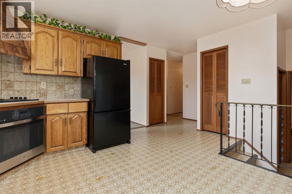 kitchen - 4305 74 Street, Camrose, AB - Indoor Photo Showing Kitchen
