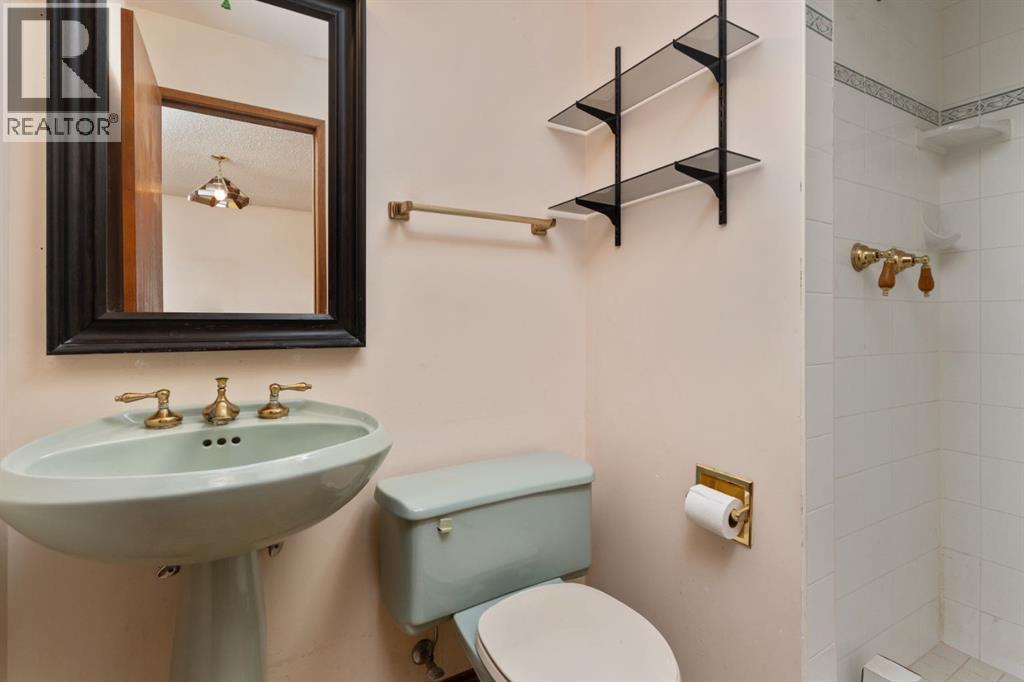 ensuite - 4305 74 Street, Camrose, AB - Indoor Photo Showing Bathroom