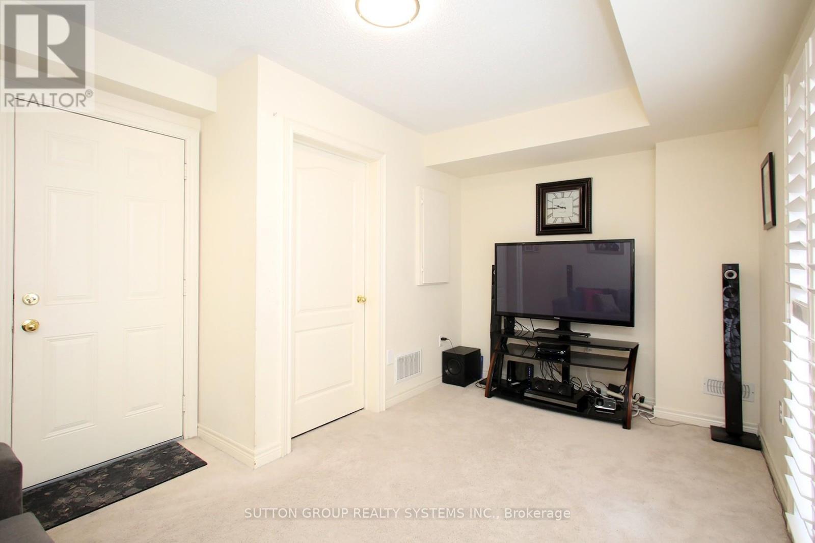 20 - 41 Martinworth Lane, Ajax, ON - Indoor Photo Showing Other Room