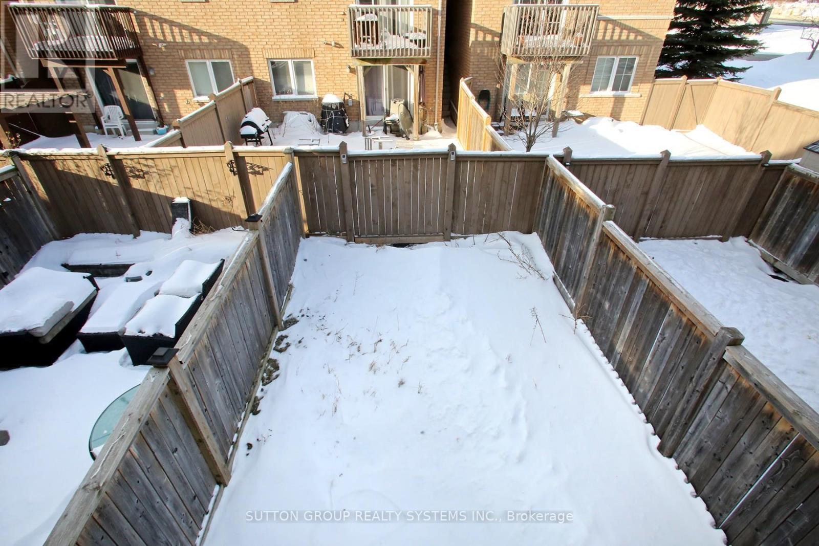 20 - 41 Martinworth Lane, Ajax, ON - Outdoor