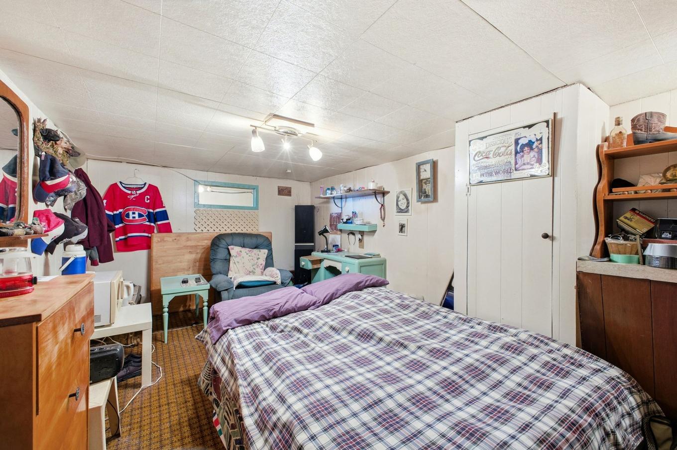 Storage - 6 Rue Yvon-Chénier, Gatineau (Gatineau), QC - Indoor Photo Showing Bedroom