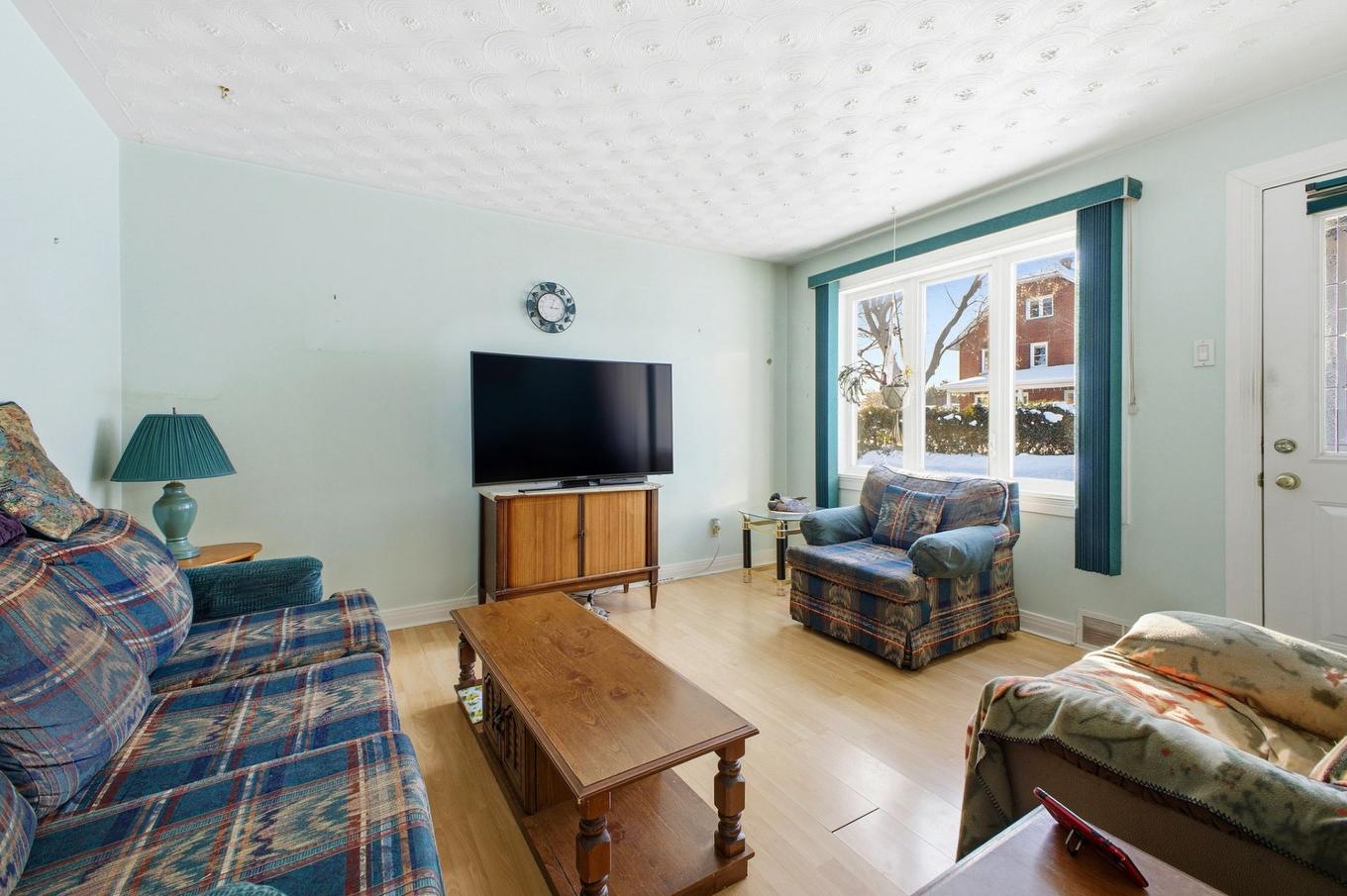 Living room - 6 Rue Yvon-Chénier, Gatineau (Gatineau), QC - Indoor Photo Showing Living Room