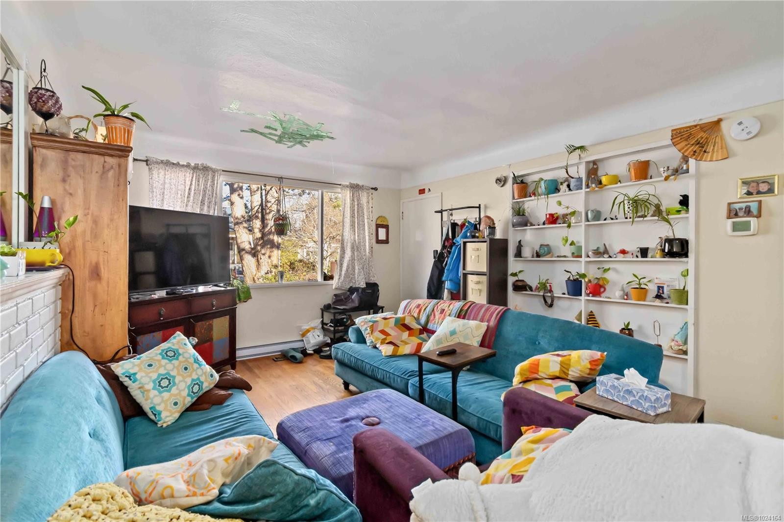 1957 Granite St, Victoria, BC