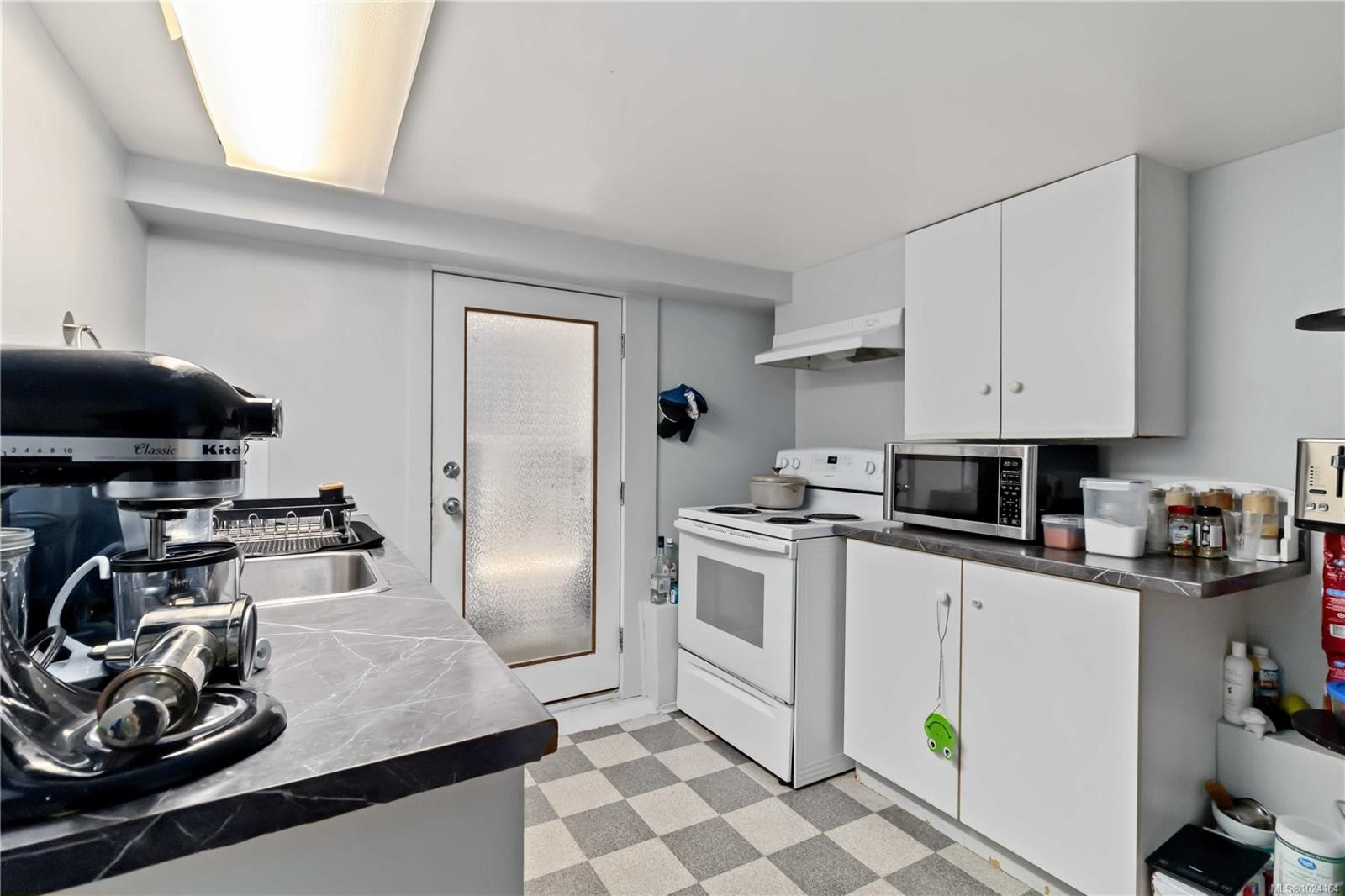 1957 Granite St, Victoria, BC