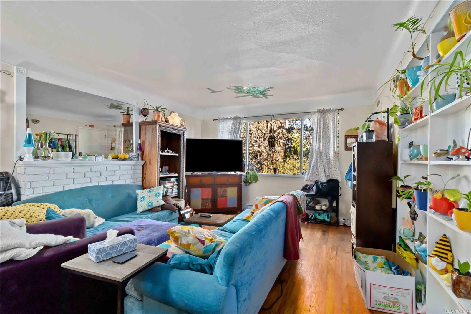 1957 Granite St, Victoria, BC