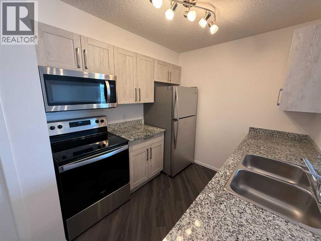 3419, 4641 128 Avenue Ne, Calgary, AB - Indoor Photo Showing Kitchen