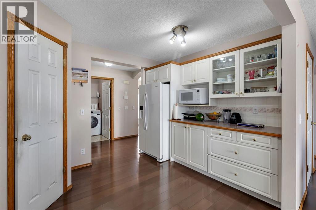 717 Coral Springs Boulevard Ne, Calgary, AB - Indoor