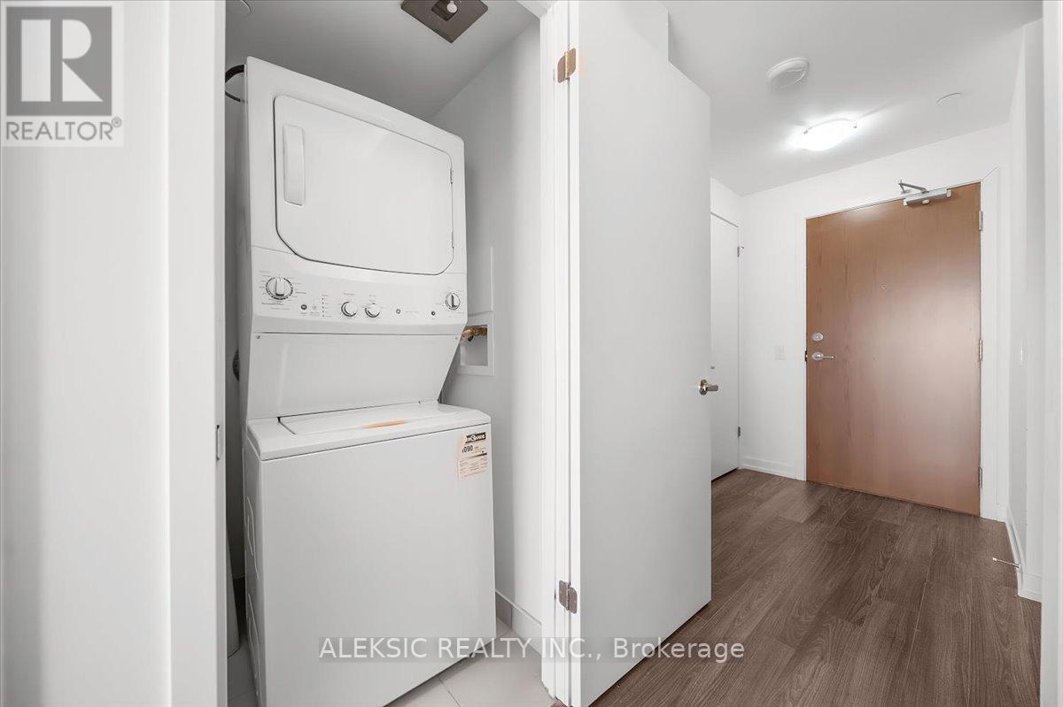 2203 - 2560 Eglinton Avenue, Mississauga, ON - Indoor Photo Showing Laundry Room