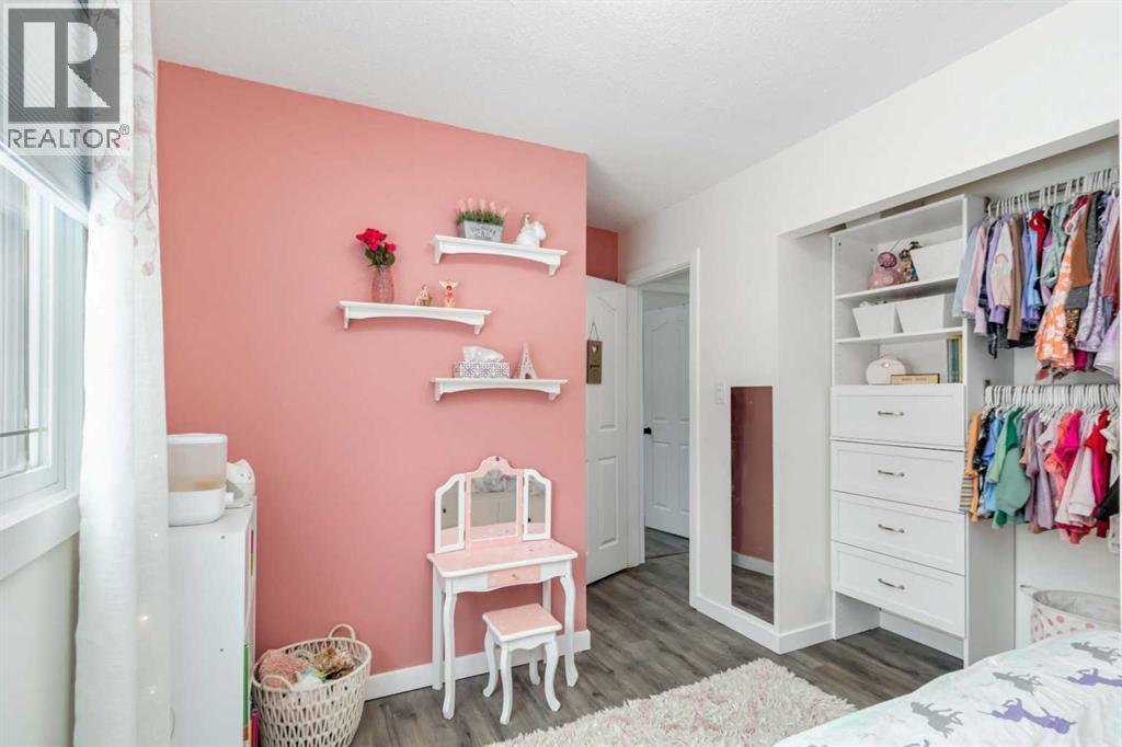 bedroom - 247 Cornwall Drive, Fort Mcmurray, AB - Indoor Photo Showing Bedroom