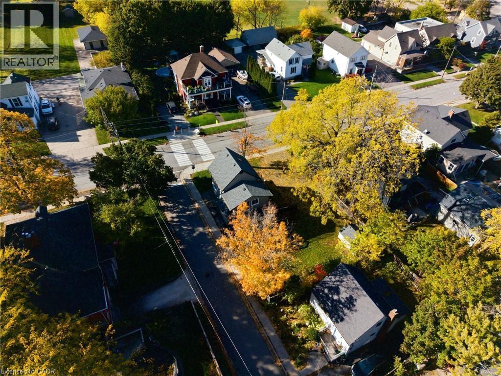 Aerial view of residential area - 4255 William Street, Beamsville, ON - Outdoor With View