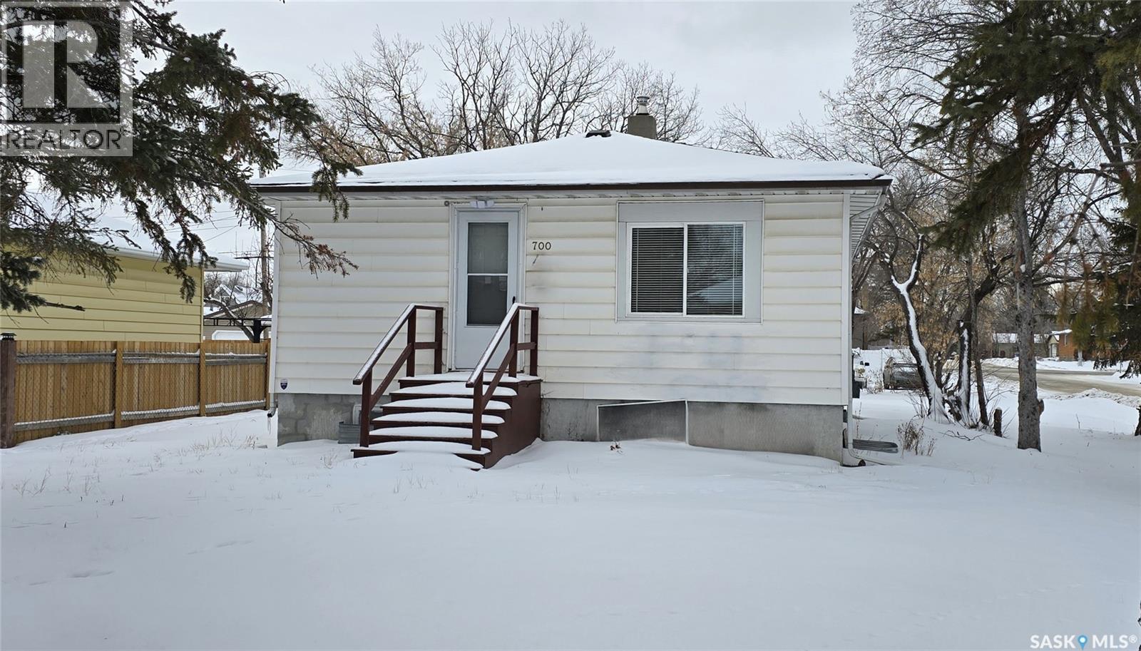 700 Montague Street, Regina, SK - Outdoor