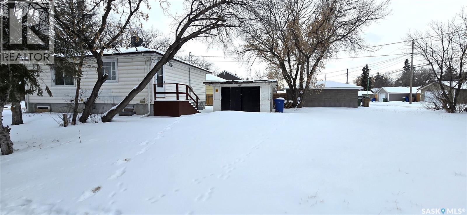 700 Montague Street, Regina, SK - Outdoor