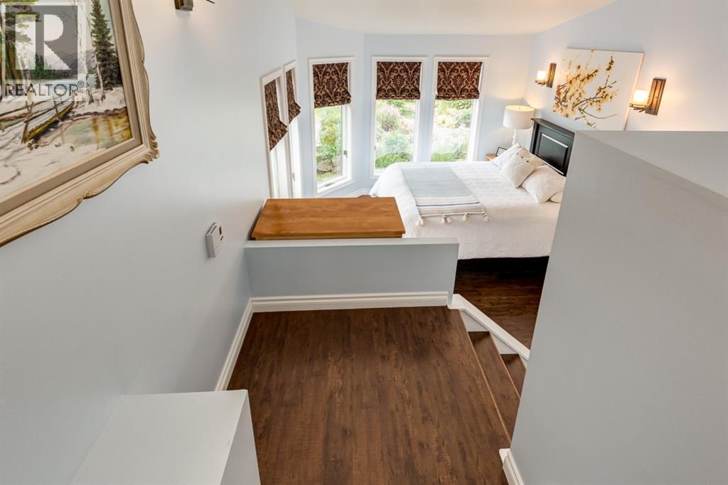 817 17 Avenue Se, Calgary, AB - Indoor Photo Showing Other Room