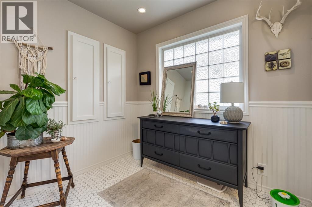 817 17 Avenue Se, Calgary, AB - Indoor