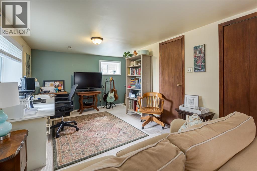 817 17 Avenue Se, Calgary, AB - Indoor