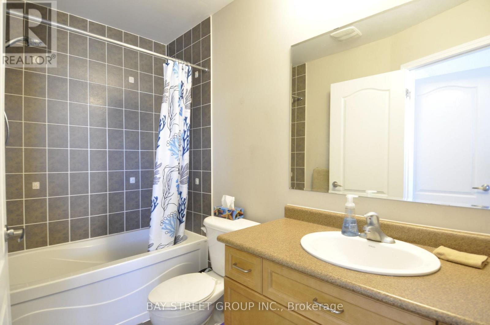 2266 Baronwood Drive, Oakville, ON - Indoor Photo Showing Bathroom