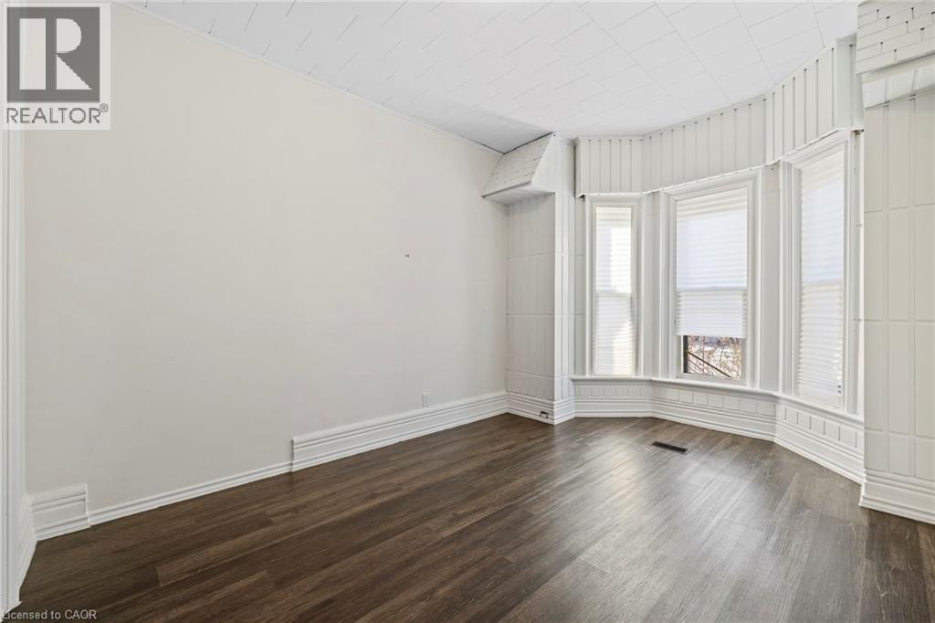 244 N Wellington Street N, Hamilton, ON - Indoor Photo Showing Other Room