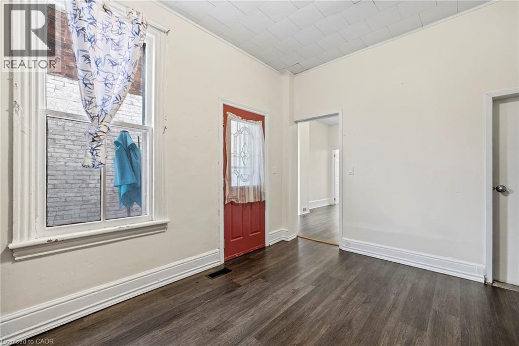 244 N Wellington Street N, Hamilton, ON - Indoor Photo Showing Other Room