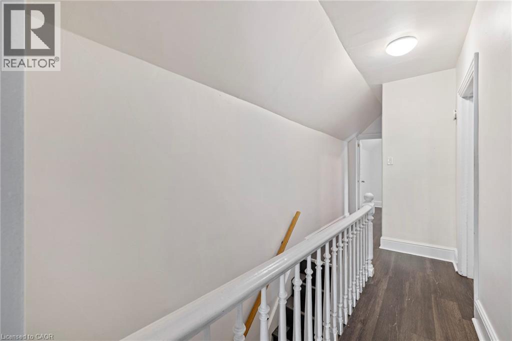 244 N Wellington Street N, Hamilton, ON - Indoor Photo Showing Other Room