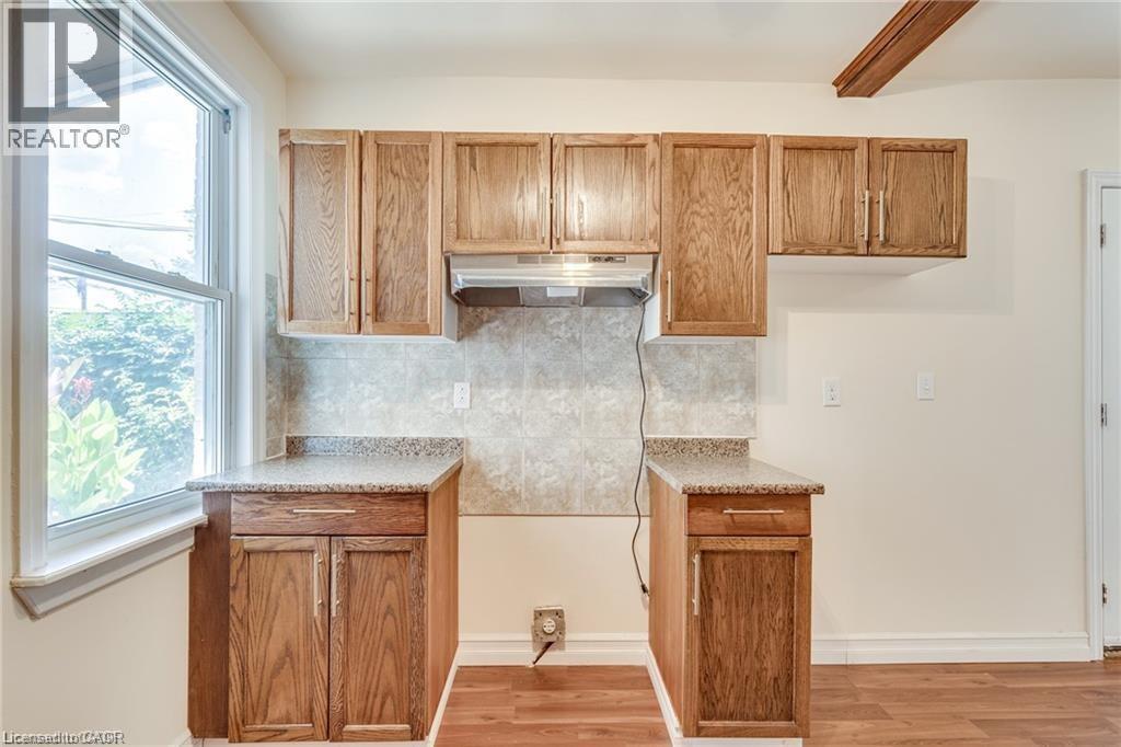 244 N Wellington Street N, Hamilton, ON - Indoor Photo Showing Other Room