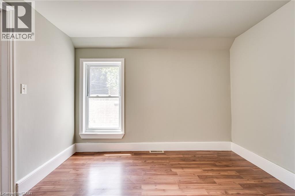 244 N Wellington Street N, Hamilton, ON - Indoor Photo Showing Other Room