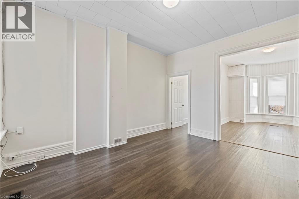 244 N Wellington Street N, Hamilton, ON - Indoor Photo Showing Other Room