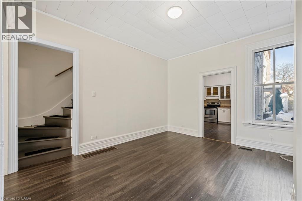244 N Wellington Street N, Hamilton, ON - Indoor Photo Showing Other Room