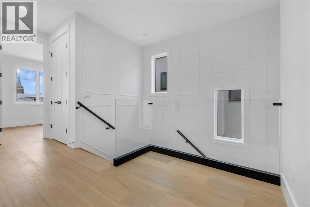 629 21 Avenue Nw, Calgary, AB - Indoor Photo Showing Other Room