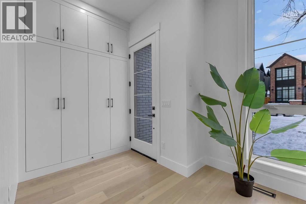 629 21 Avenue Nw, Calgary, AB - Indoor