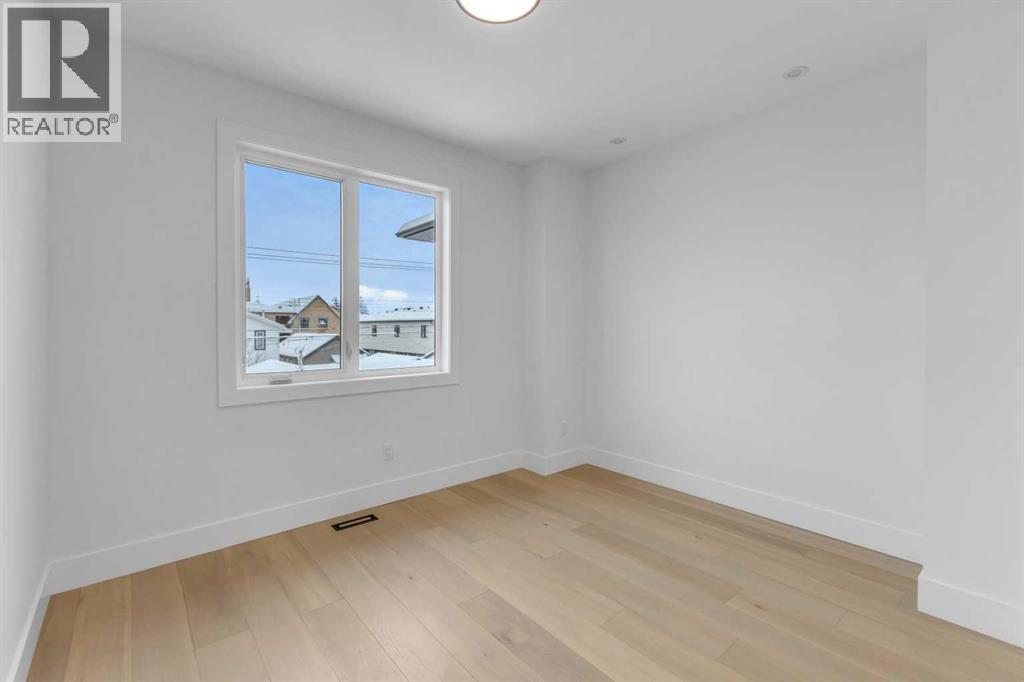 629 21 Avenue Nw, Calgary, AB - Indoor Photo Showing Other Room