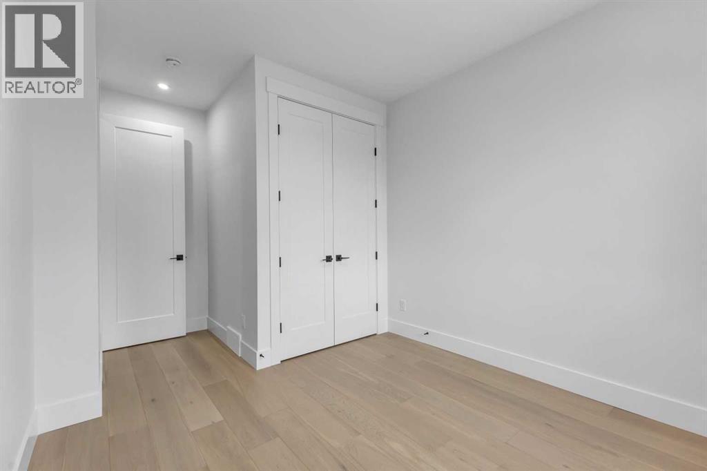 629 21 Avenue Nw, Calgary, AB - Indoor Photo Showing Other Room