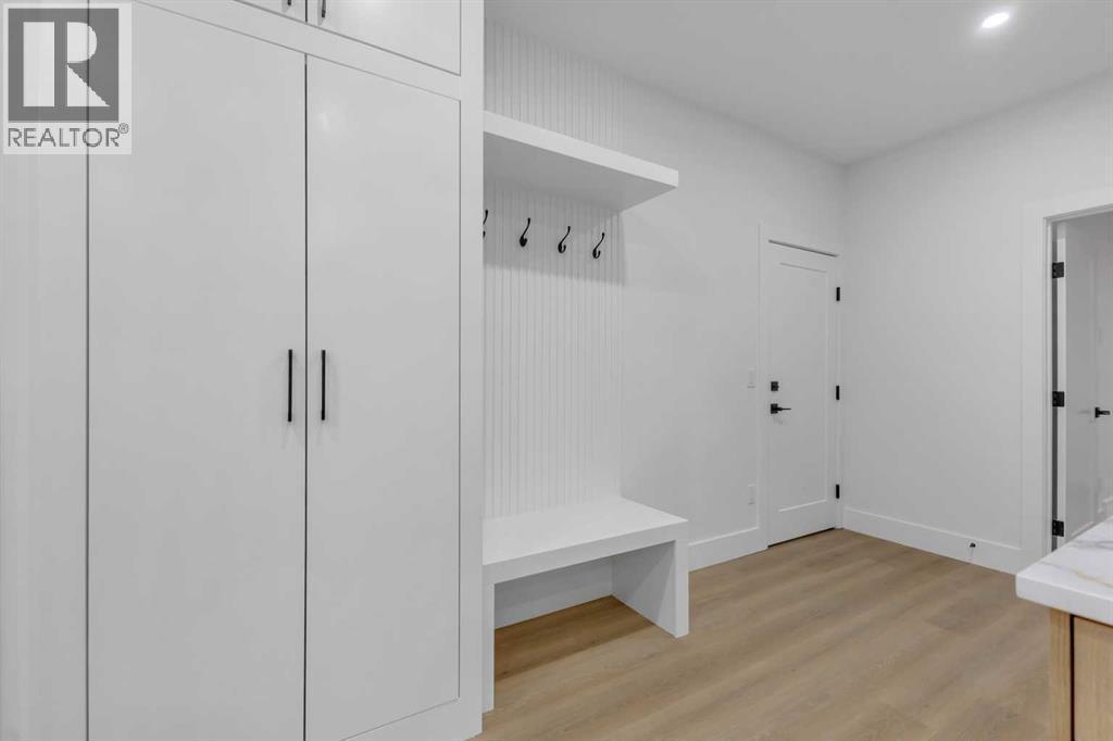 629 21 Avenue Nw, Calgary, AB - Indoor Photo Showing Other Room