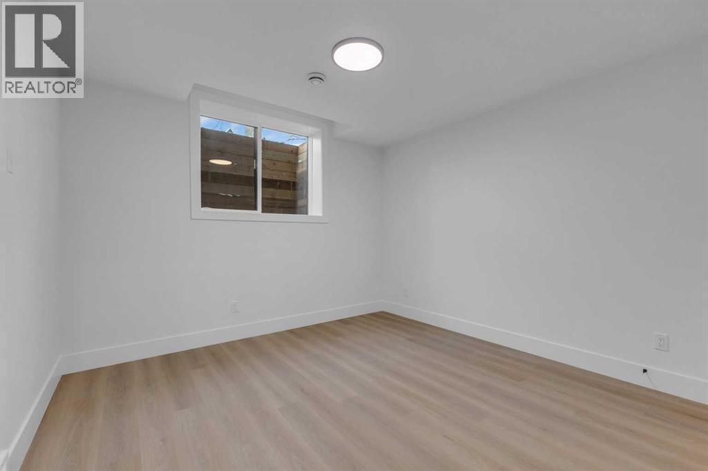 629 21 Avenue Nw, Calgary, AB - Indoor Photo Showing Other Room