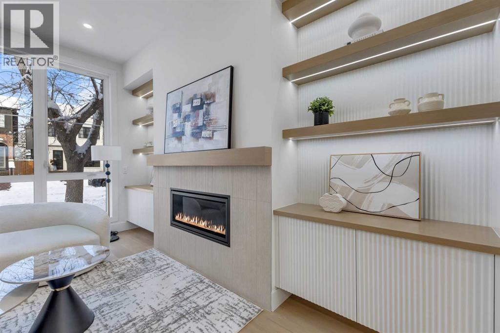629 21 Avenue Nw, Calgary, AB - Indoor With Fireplace