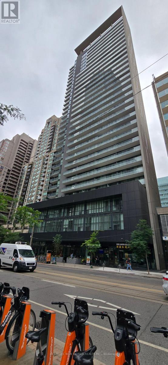 2208 - 770 Bay Street, Toronto, ON - Outdoor