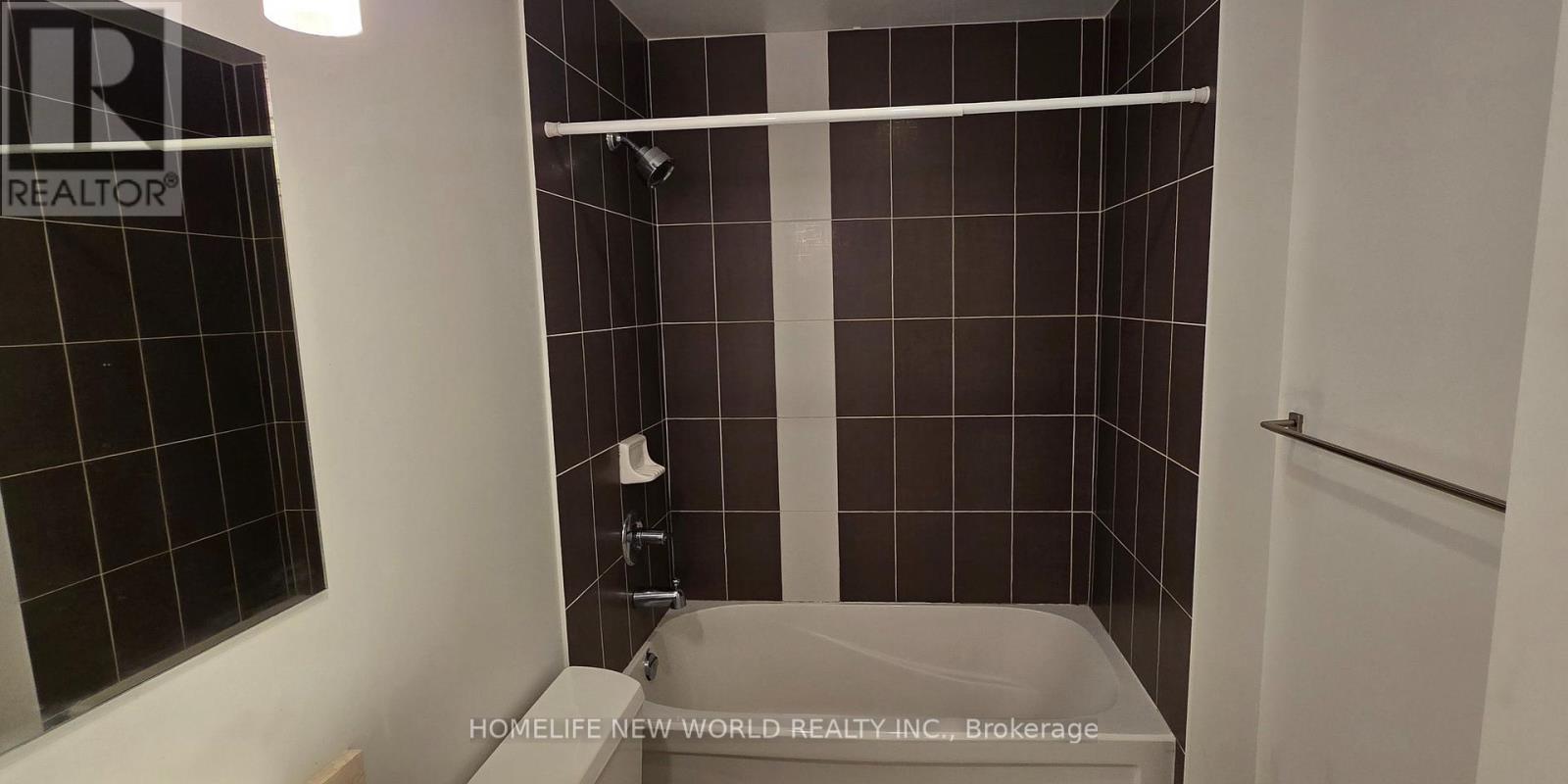 2208 - 770 Bay Street, Toronto, ON - Indoor