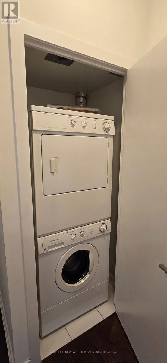 2208 - 770 Bay Street, Toronto, ON - Indoor Photo Showing Laundry Room