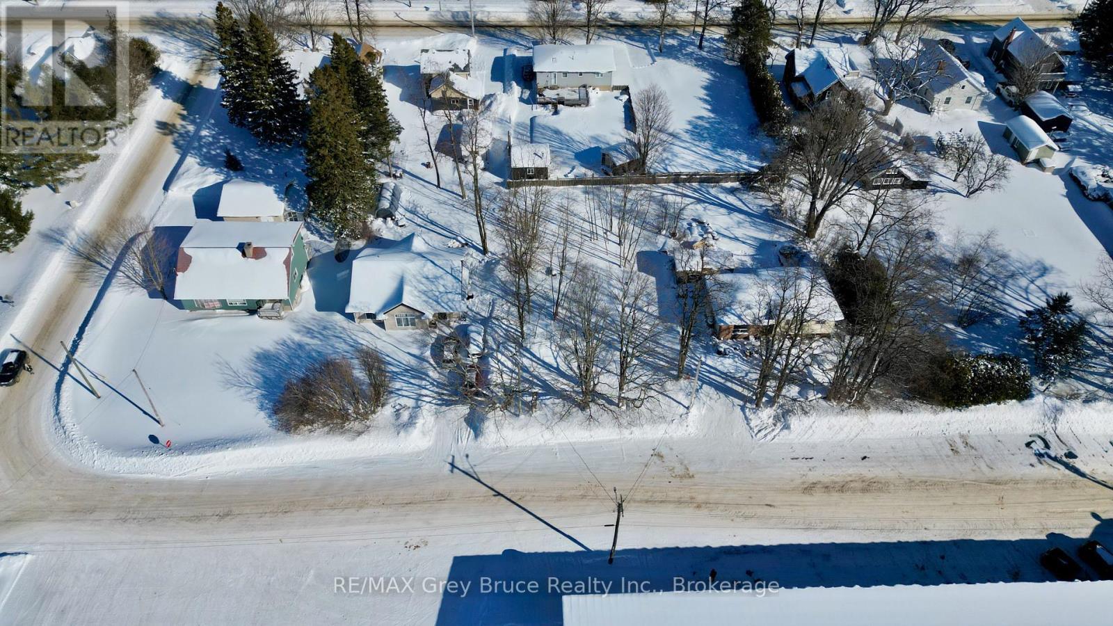 15 Tackabury Street, Northern Bruce Peninsula, ON