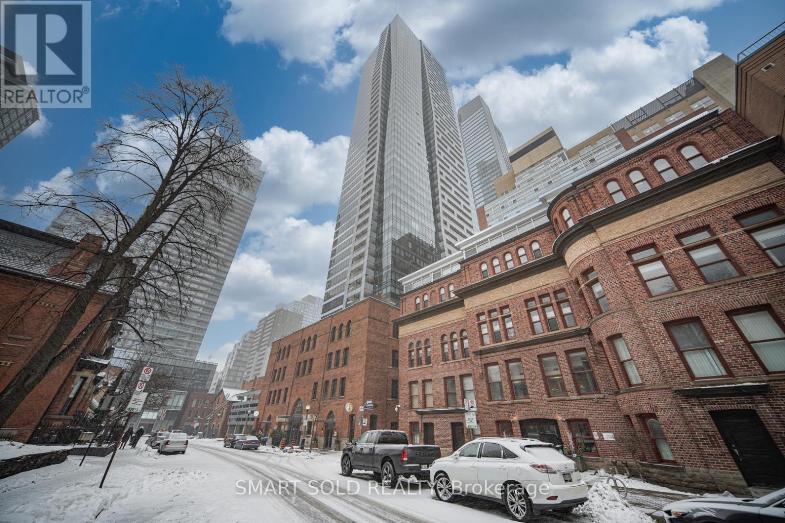 3203 - 5 St Joseph Street, Toronto, ON - Outdoor With Facade