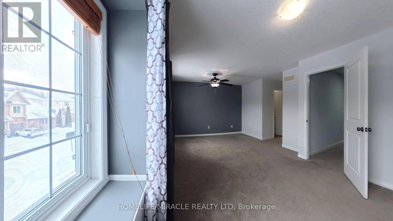 919 Zeller Crescent, Kitchener, ON - Indoor Photo Showing Other Room